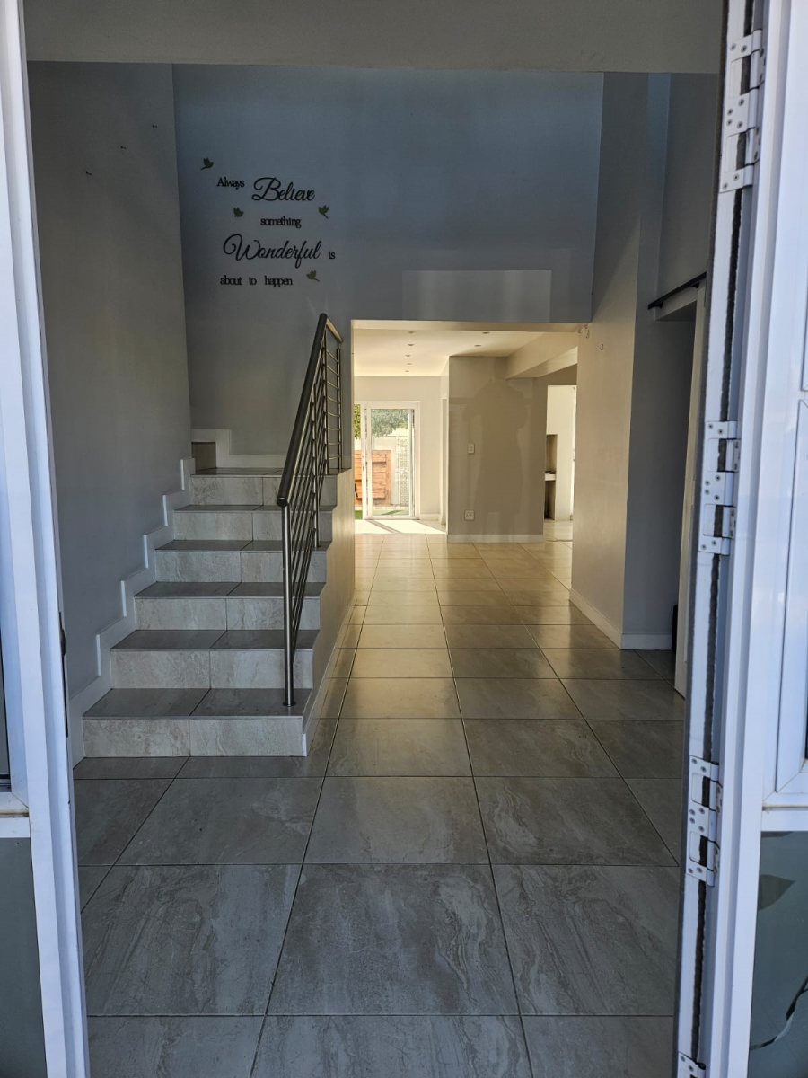 4 Bedroom Property for Sale in Somerset Country Estate Western Cape